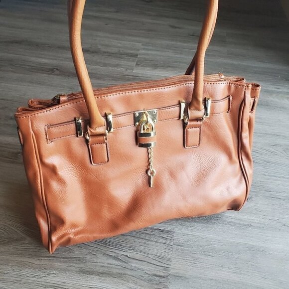 Purse - Picture 1 of 5